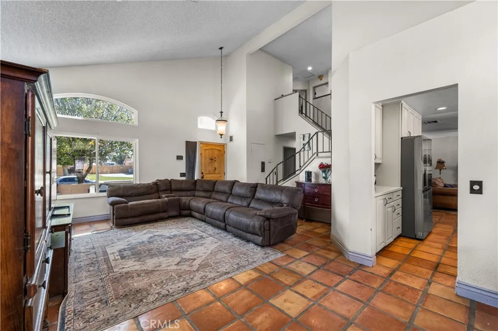 6990 Loma Vista Hesperia, CA 92345