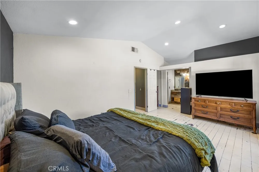 6990 Loma Vista Hesperia, CA 92345