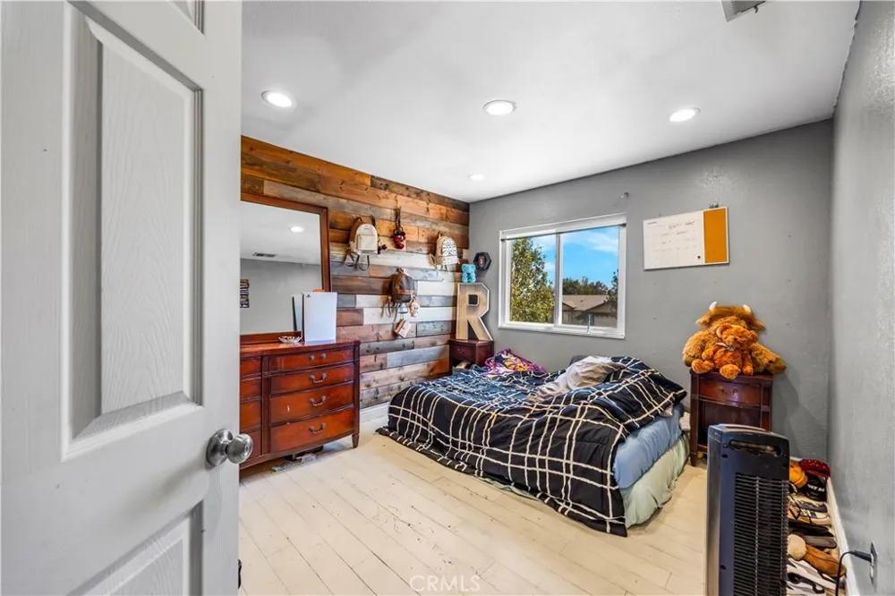 6990 Loma Vista Hesperia, CA 92345