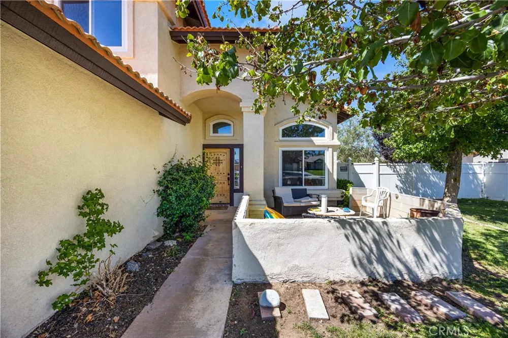 6990 Loma Vista Hesperia, CA 92345