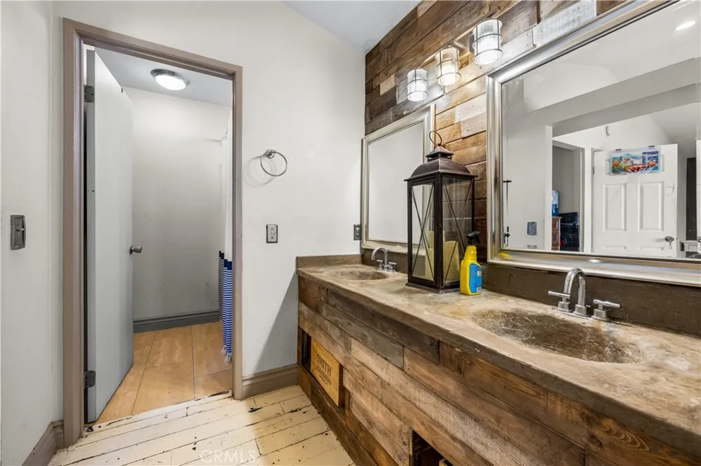 6990 Loma Vista Hesperia, CA 92345