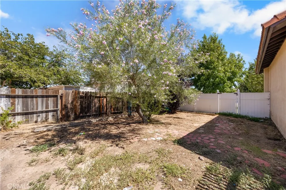 6990 Loma Vista Hesperia, CA 92345