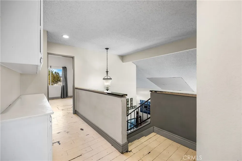 6990 Loma Vista Hesperia, CA 92345