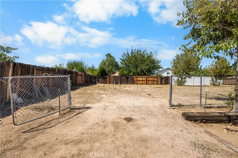 6990 Loma Vista Hesperia, CA 92345