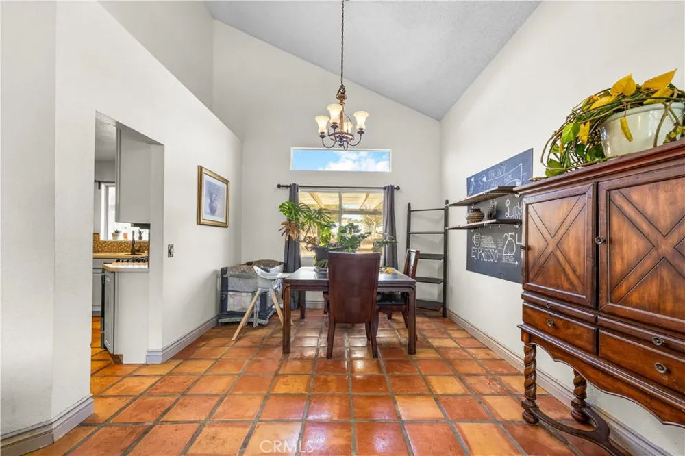 6990 Loma Vista Hesperia, CA 92345