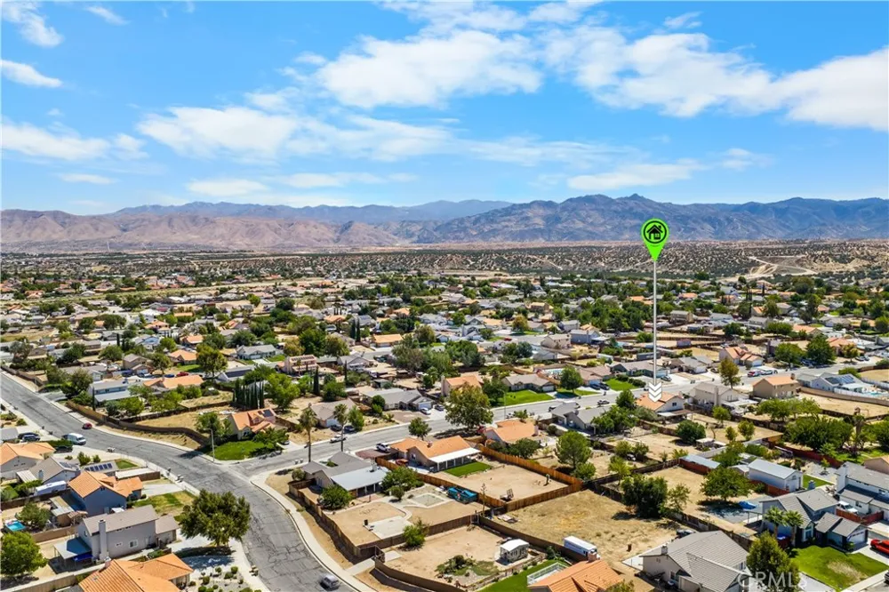 6990 Loma Vista Hesperia, CA 92345