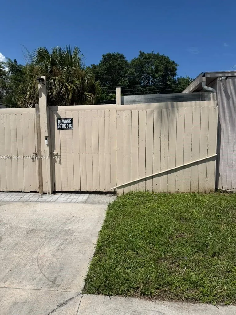 1801 NE 51st Ct Pompano Beach, FL 33064