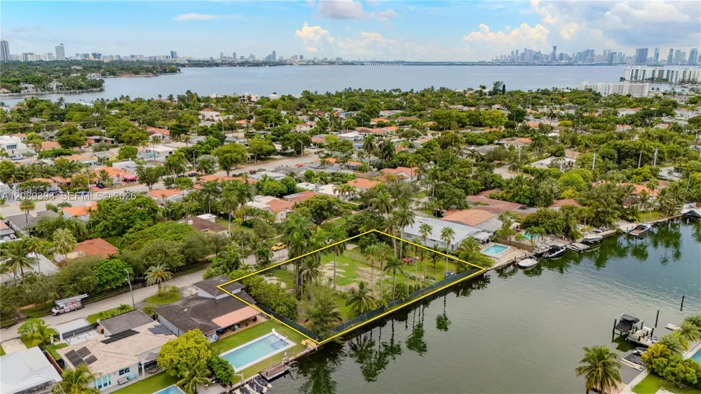 1415 Marseille Dr Miami Beach, FL 33141