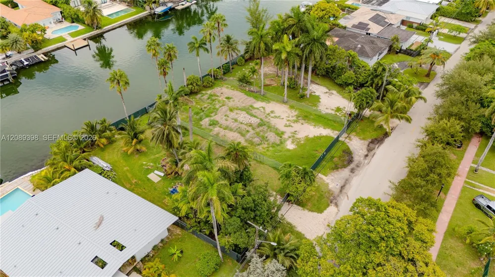 1415 Marseille Dr Miami Beach, FL 33141