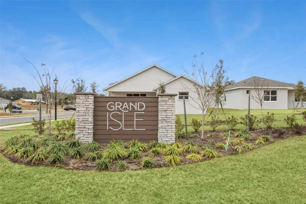 3776 WATERCLIFF CIRCLE Grand Island, FL 32735