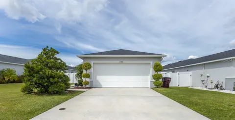 4744 GLENCREST LOOP