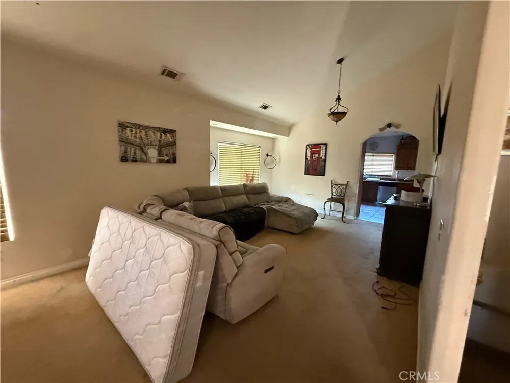 14320 Four Winds Riverside, CA 92503