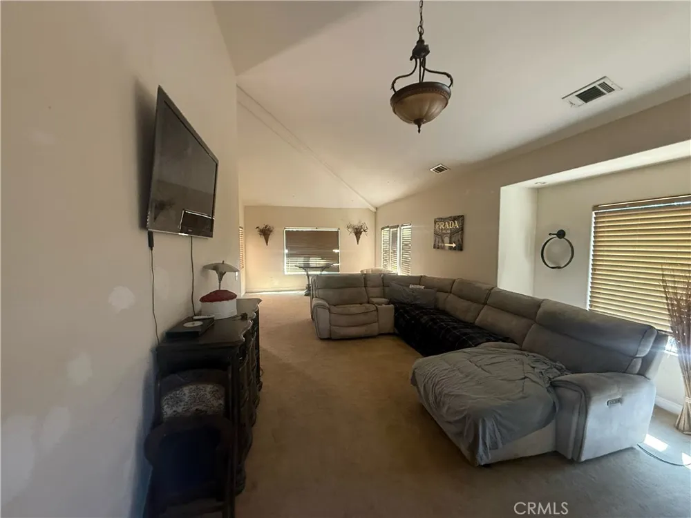14320 Four Winds Riverside, CA 92503