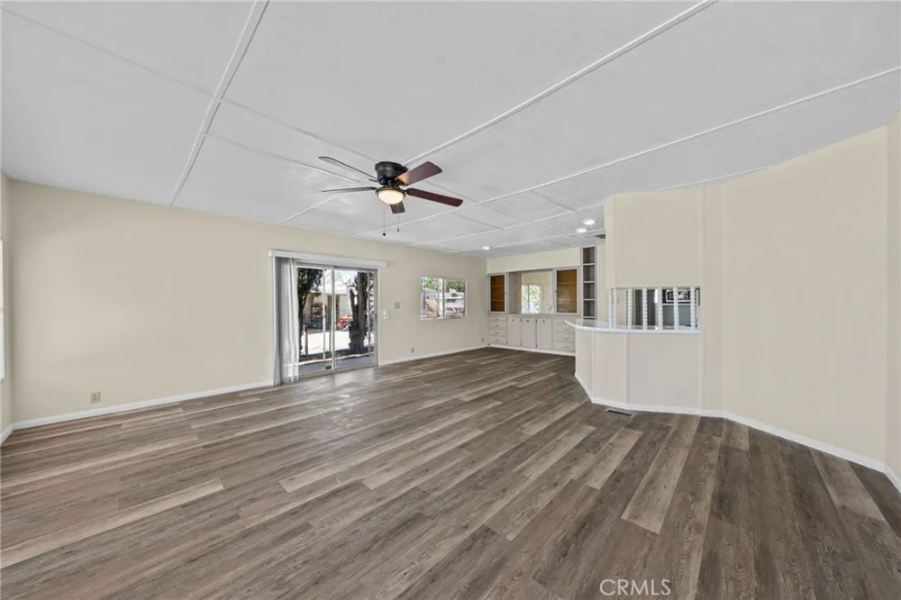 324 Long Street Hemet, CA 92543