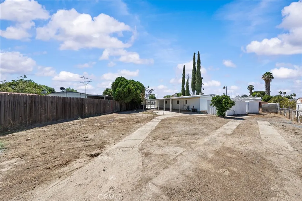 324 Long Street Hemet, CA 92543