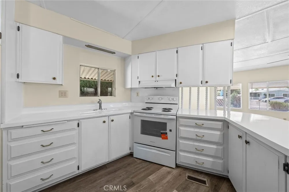 324 Long Street Hemet, CA 92543