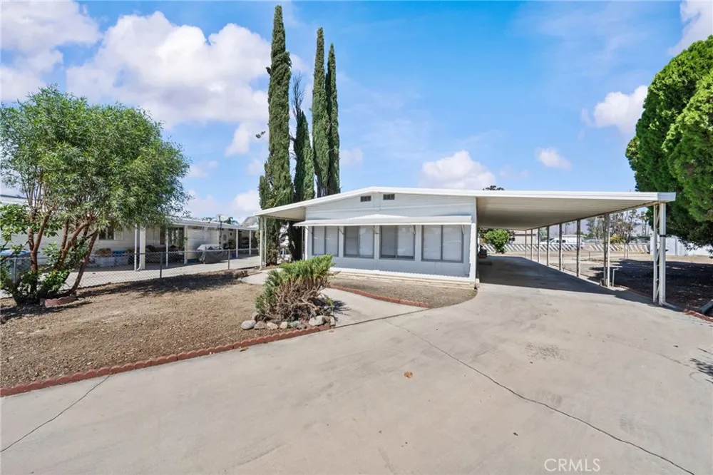 324 Long Street Hemet, CA 92543