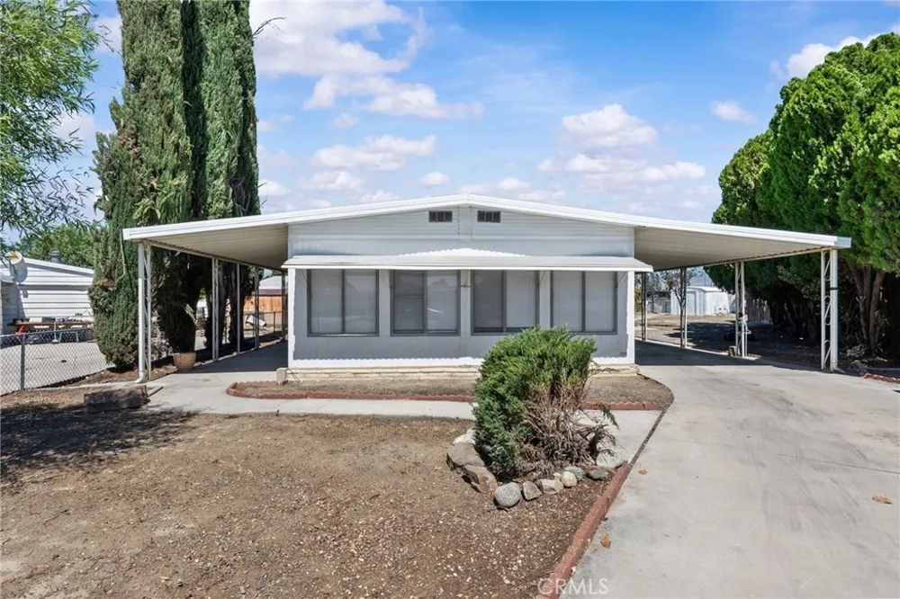 324 Long Street Hemet, CA 92543