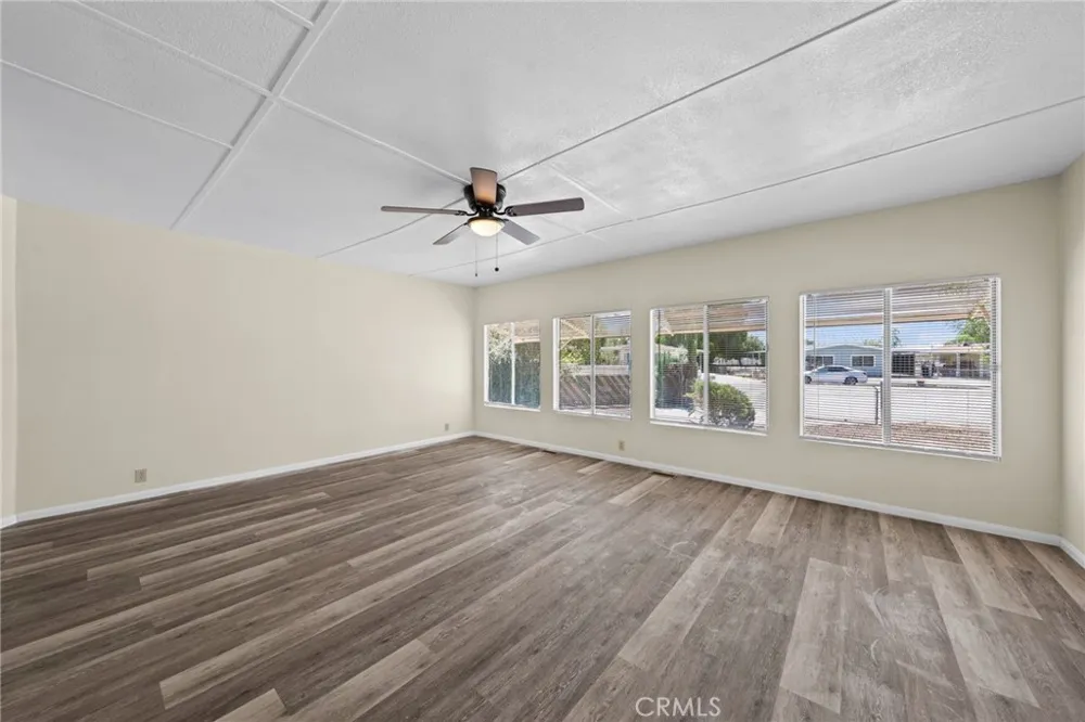 324 Long Street Hemet, CA 92543