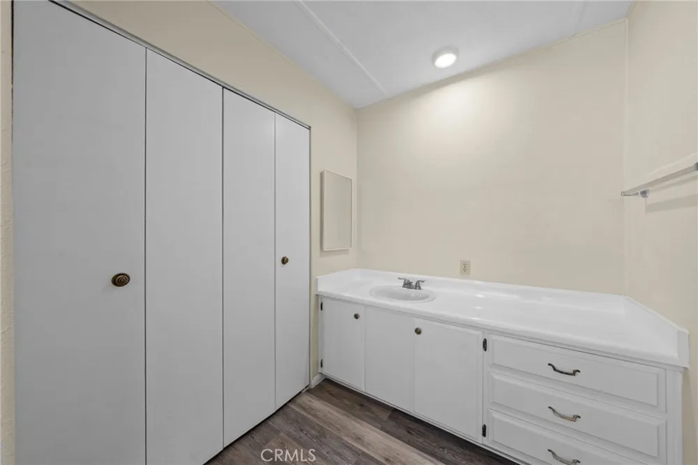 324 Long Street Hemet, CA 92543