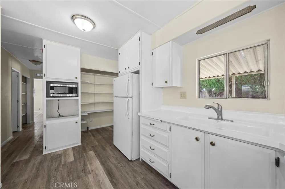 324 Long Street Hemet, CA 92543