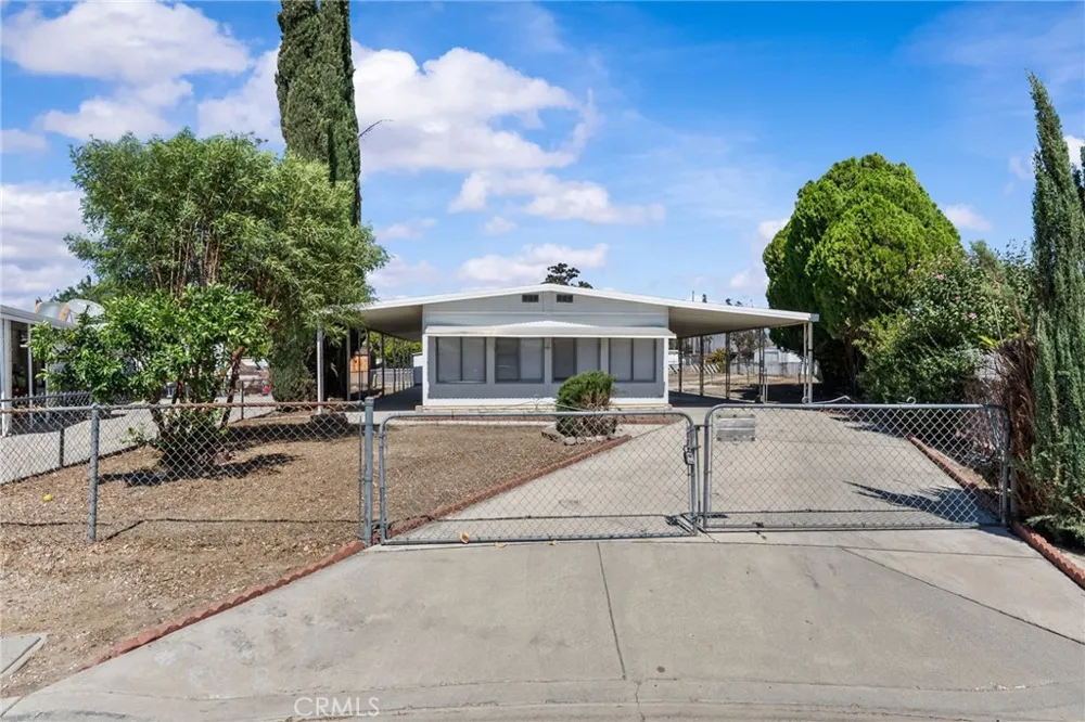 324 Long Street Hemet, CA 92543