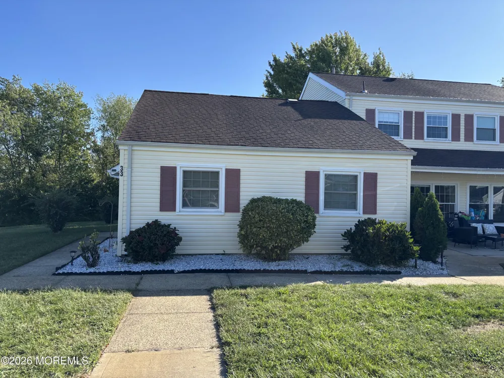 33 Mediterranean Court Barnegat, NJ 08005