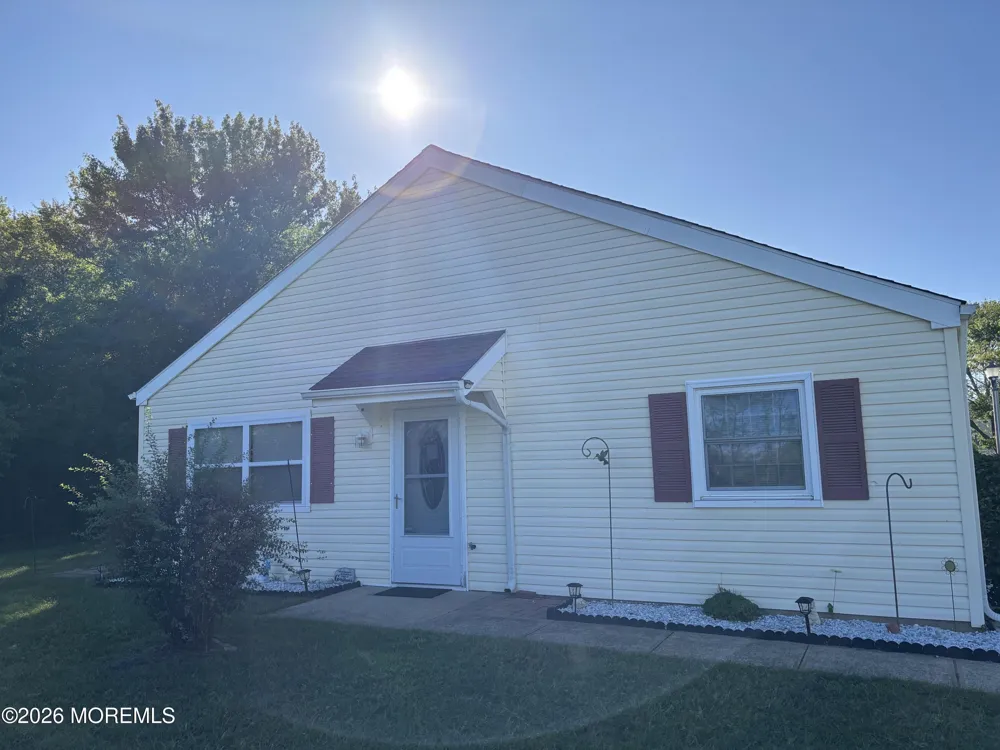 33 Mediterranean Court Barnegat, NJ 08005