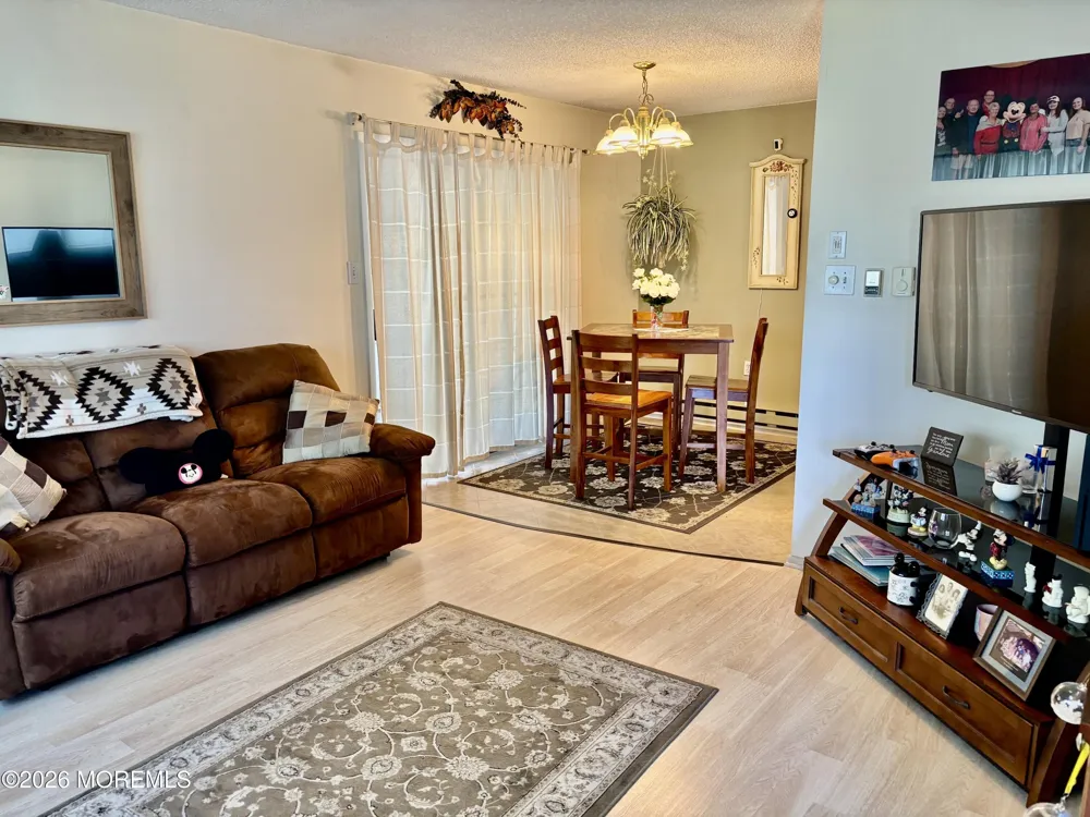 33 Mediterranean Court Barnegat, NJ 08005