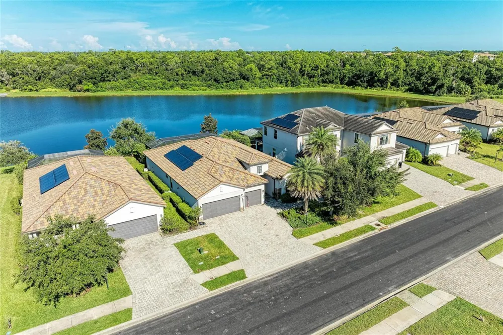 17009 POLO TRAIL Bradenton, FL 34211