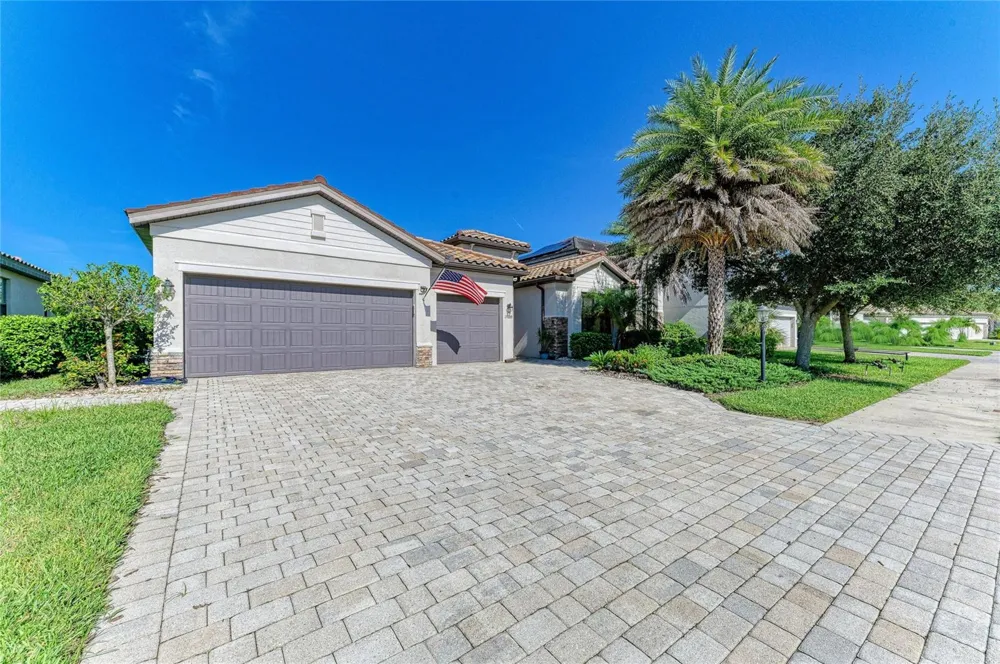17009 POLO TRAIL Bradenton, FL 34211