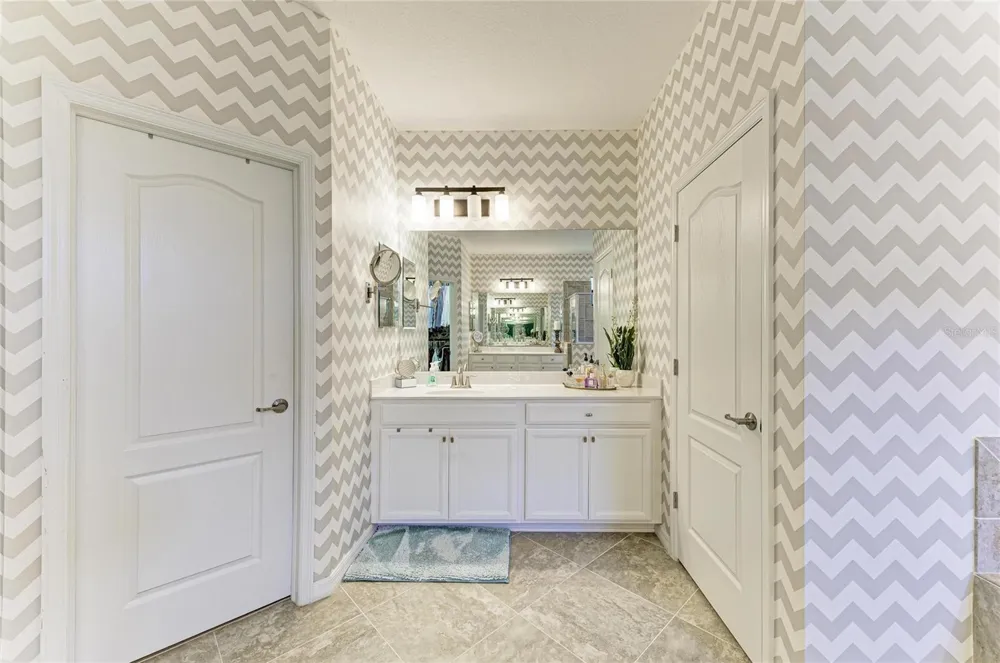 17009 POLO TRAIL Bradenton, FL 34211