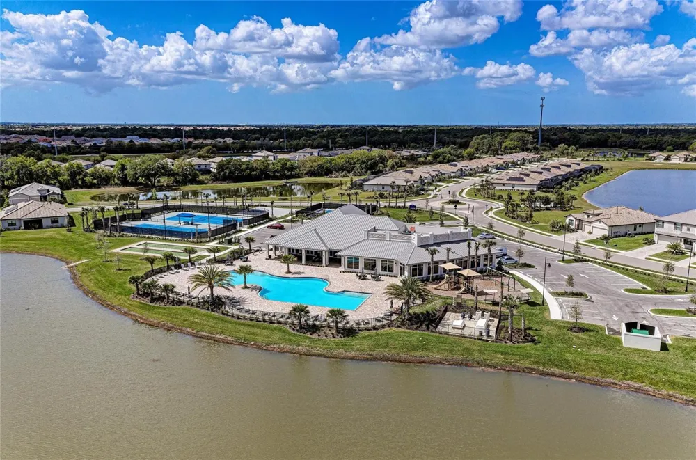 17009 POLO TRAIL Bradenton, FL 34211