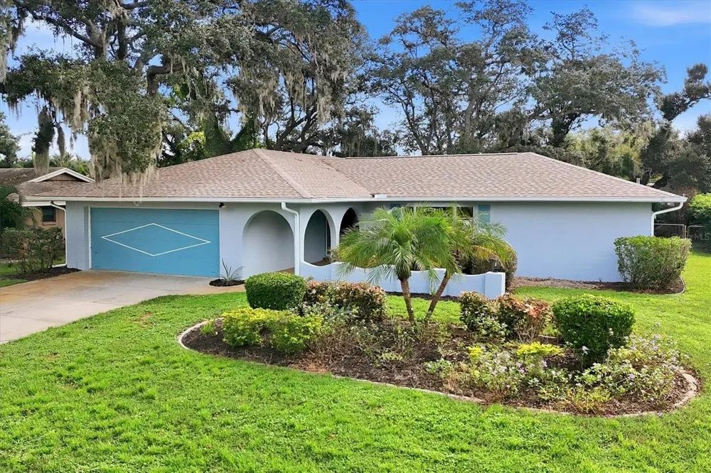 125 MIMOSA DRIVE Sarasota, FL 34232