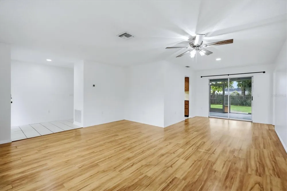 125 MIMOSA DRIVE Sarasota, FL 34232