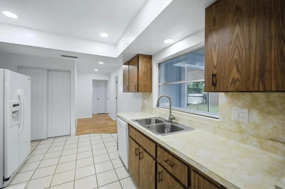 125 MIMOSA DRIVE Sarasota, FL 34232