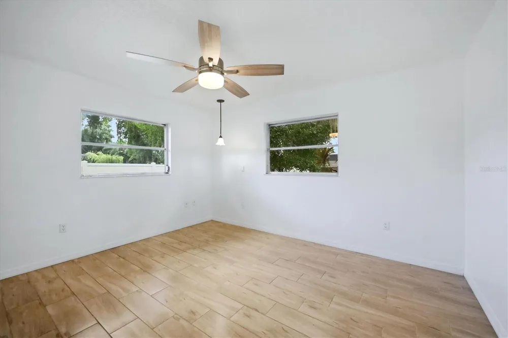 125 MIMOSA DRIVE Sarasota, FL 34232
