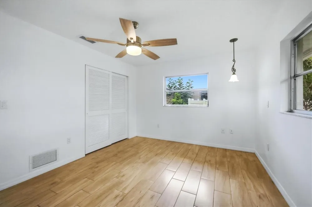 125 MIMOSA DRIVE Sarasota, FL 34232