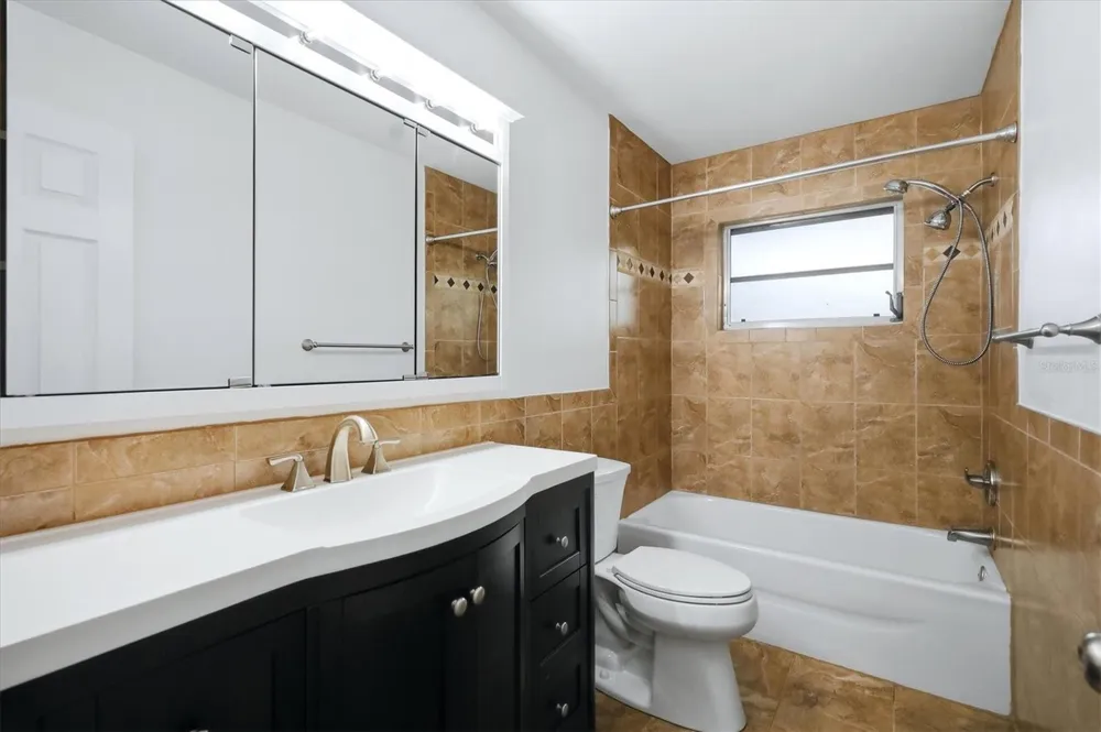 125 MIMOSA DRIVE Sarasota, FL 34232