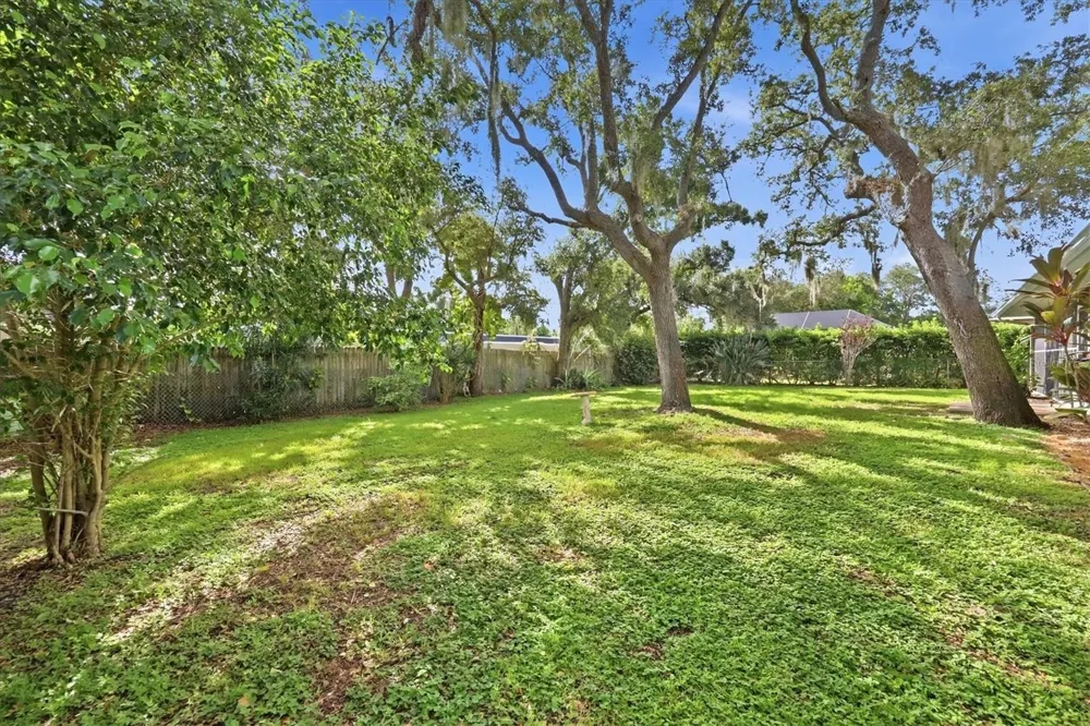 125 MIMOSA DRIVE Sarasota, FL 34232