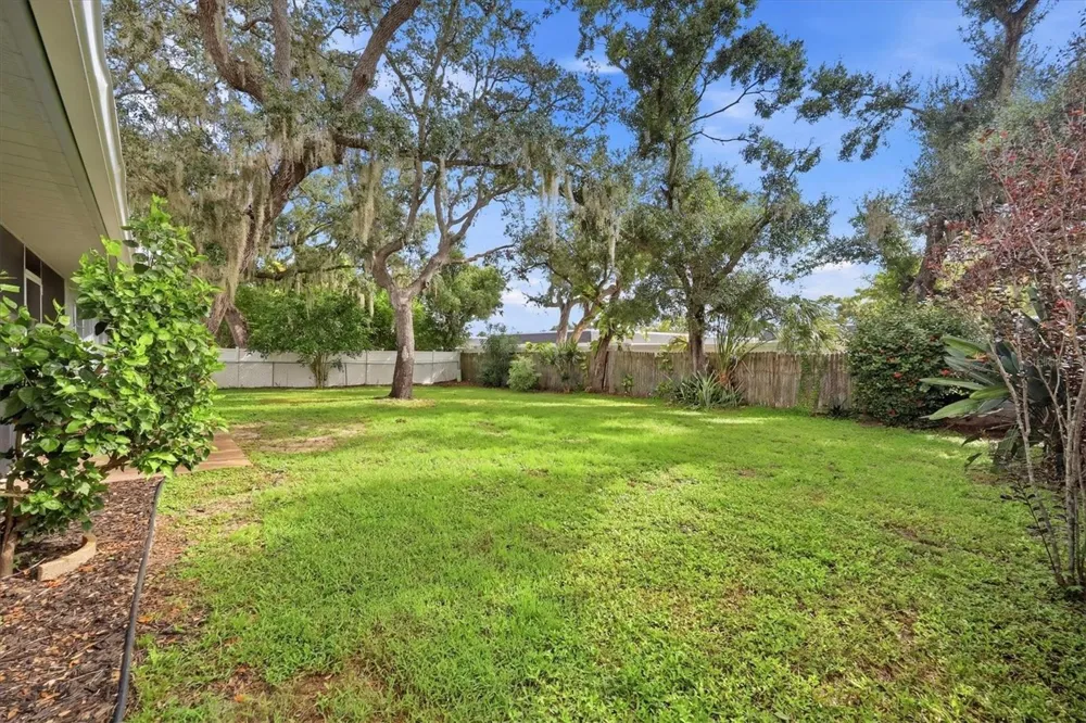 125 MIMOSA DRIVE Sarasota, FL 34232