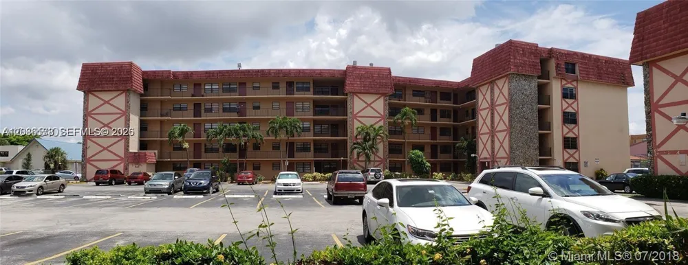 1325 W 68th St #214 Hialeah, FL 33014
