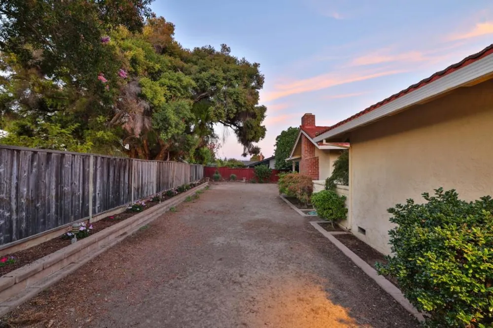 1437 Robsheal Drive San Jose, CA 95125
