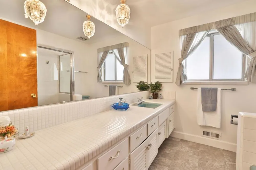 1437 Robsheal Drive San Jose, CA 95125
