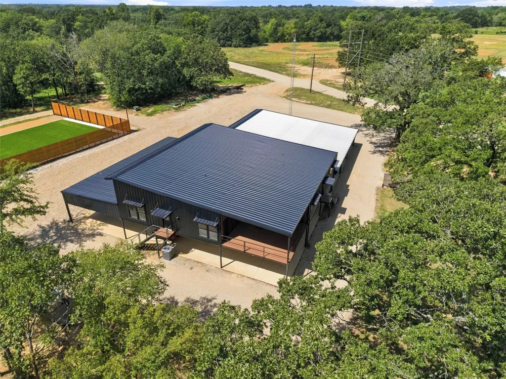 397 Vz County Road 3611 Edgewood, TX 75117