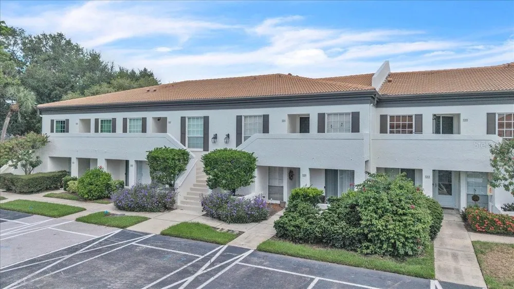 5209 WEDGEWOOD LANE #17 Sarasota, FL 34235