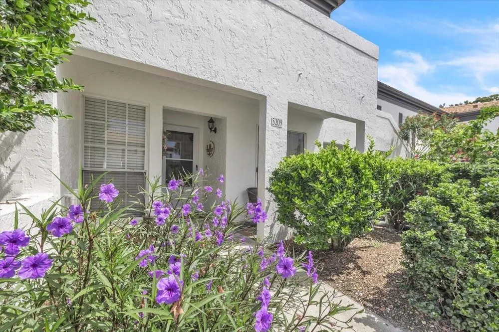 5209 WEDGEWOOD LANE #17 Sarasota, FL 34235