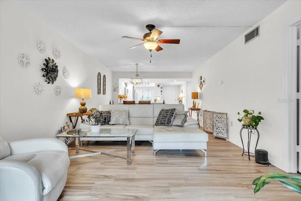 5209 WEDGEWOOD LANE #17 Sarasota, FL 34235