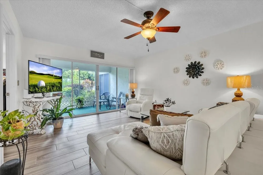 5209 WEDGEWOOD LANE #17 Sarasota, FL 34235