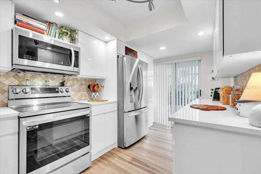 5209 WEDGEWOOD LANE #17 Sarasota, FL 34235